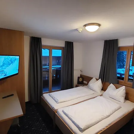 فندق Stuelzis 3*