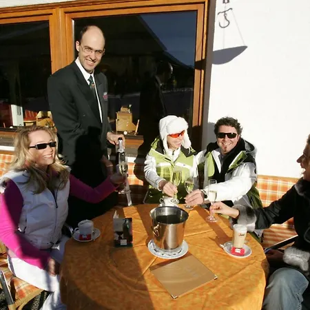 فندق Stuelzis 3*