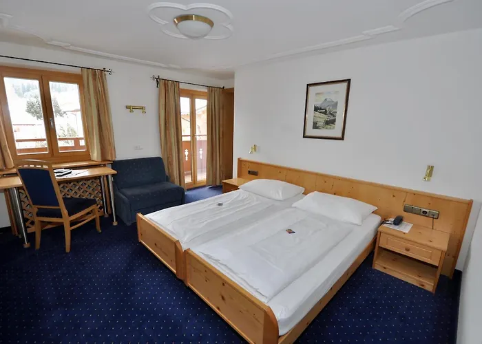 Отель Stulzis 3*